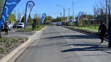 Avanza el Plan «3000 Cuadras de Asfalto» en Neuquén: Valentina Sur ahora tiene pavimento, cómo siguen las obras