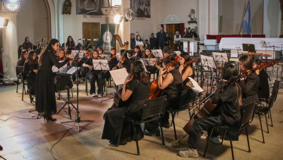 Durante el último concierto, la comunidad se encontró en la Catedral de Roca para recibir la primavera. Foto: gentileza.