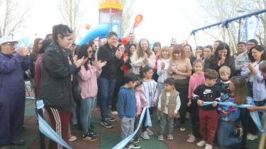 Espacio recreativo de Altos del Limay: se sumaron atracciones temáticas y mobiliario renovado