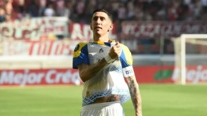 Di María frotó la lámpara: zurdazo de tiro libre y gol de penal para el triunfo parcial de Central sobre Estudiantes