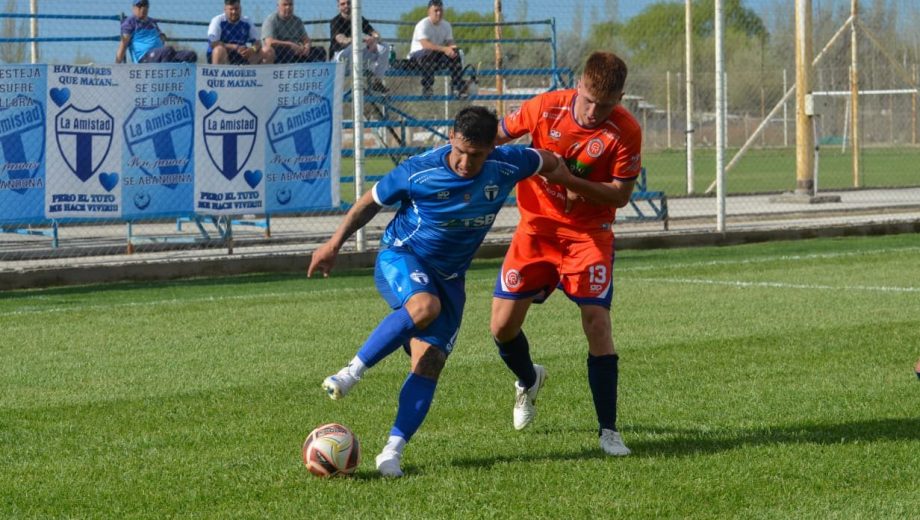 La Amistad y Deportivo Roca empataron 1 a 1 en Cipolletti. (Foto: Gentileza Vanina Campos)