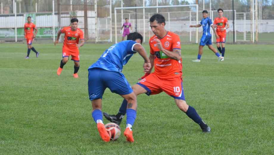 Carin Najul metió el gol del empate para Roca ante La Amistad. (Foto: Gentileza Vanina Campos)