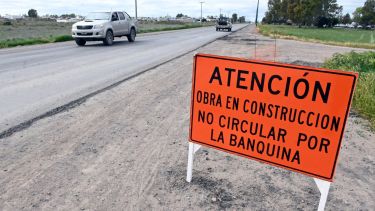 La Ruta 1 de Viedma suma asfalto, iluminación y una obra de $46 millones en una rotonda