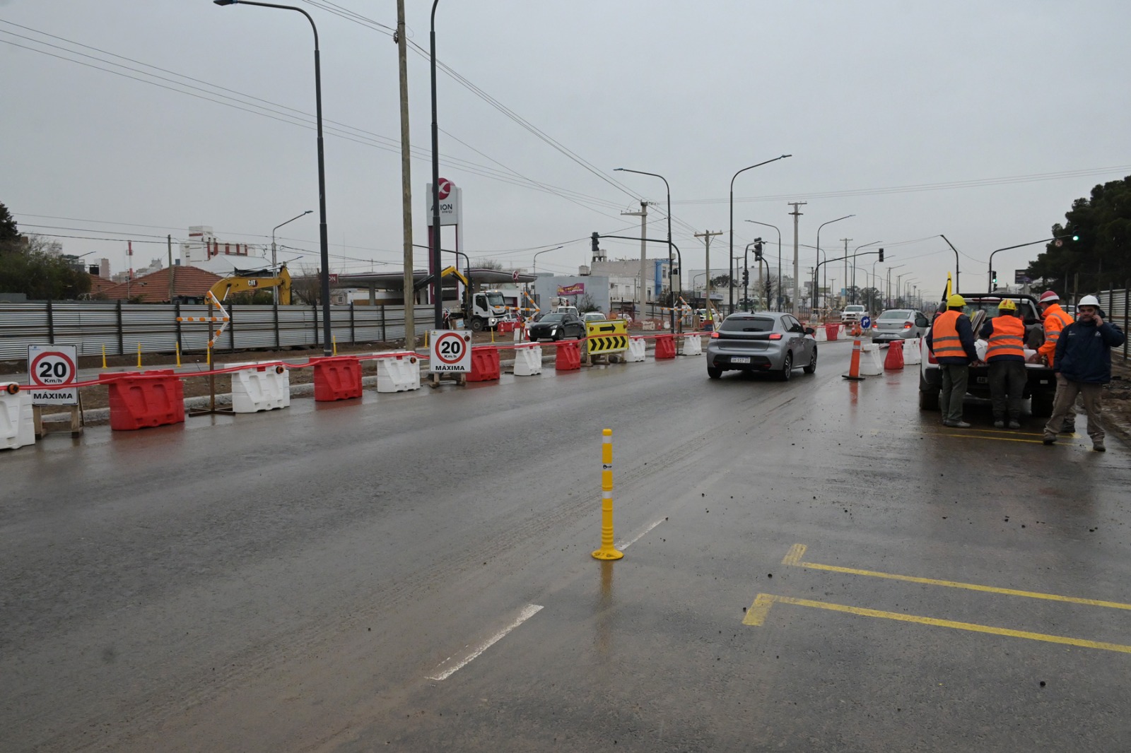 Avances en la obra de la Avenida Mosconi: nuevas colectoras y estacionamiento