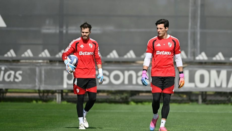 Ezequiel Centurión y Santiago Beltrán, los arqueros de River. (Foto: @RiverPlate)