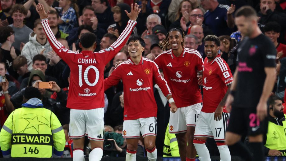 Lisandro Martínez sentenció la goleada en Old Trafford ante el Sabah. (Foto: AFP)