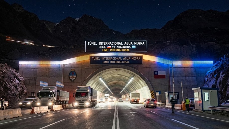 Iluminación inteligente y variaciones visuales entran en el diseño del tunel. Imagen generada con IA.