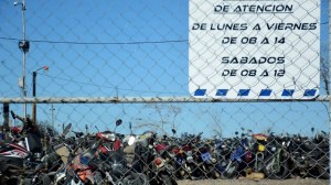 Investigan a tres policías de Neuquén por el desvío de autopartes y el desarme de más de 100 vehículos secuestrados