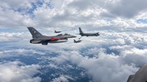 Imagen de Llegada de los F-16 a Argentina: en vuelo ferry «ya cruzaron España» estos cazas supersónicos, cómo sigue el itinerario