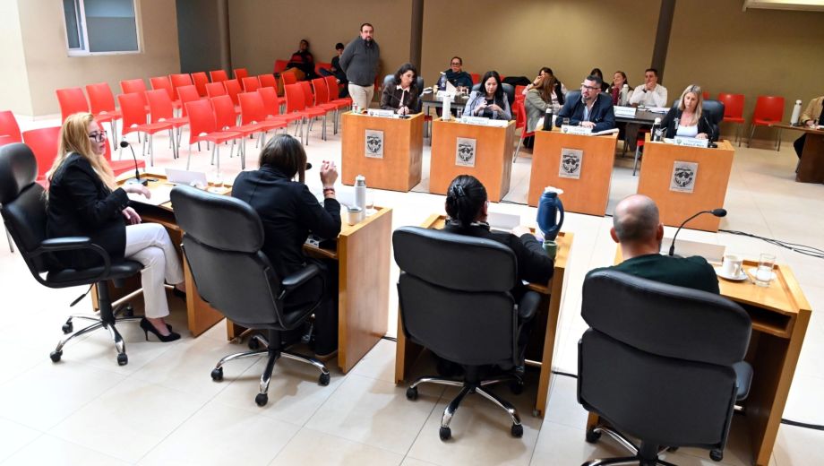 Este miércoles nueve de septiembre se reunieron concejales en Viedma para debatir cambios de la gestión municipal. Foto: Marcelo Ochoa