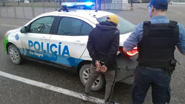 Dictan prisión preventiva para un hombre con tobillera electrónica que robó cables en el autódromo de Roca