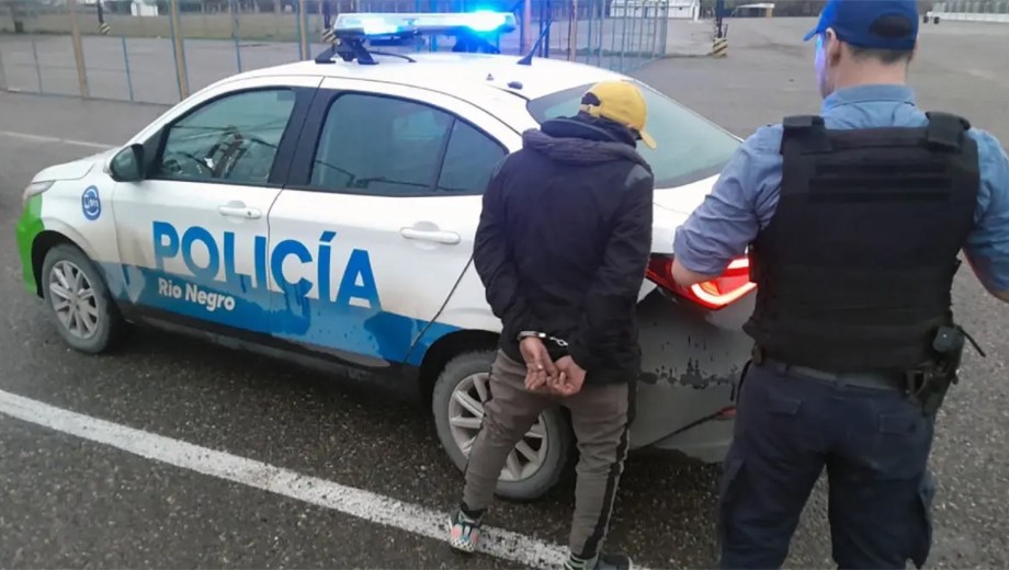 Formulan cargos y dictan prisión preventiva a un hombre con tobillera electrónica por robar cables en el autódromo de Roca