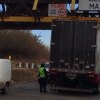 Imagen de Camiones chocaron tres veces en menos de 24 horas el puente ferroviario de Cipolletti