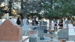 Hallan un cuerpo en una acequia del cementerio de Lamarque: fiscalía investiga en el lugar