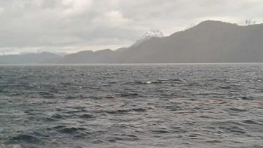 Un desmoronamiento en un cerro de Neuquén sorprendió a una embarcación en medio de las fuertes lluvias