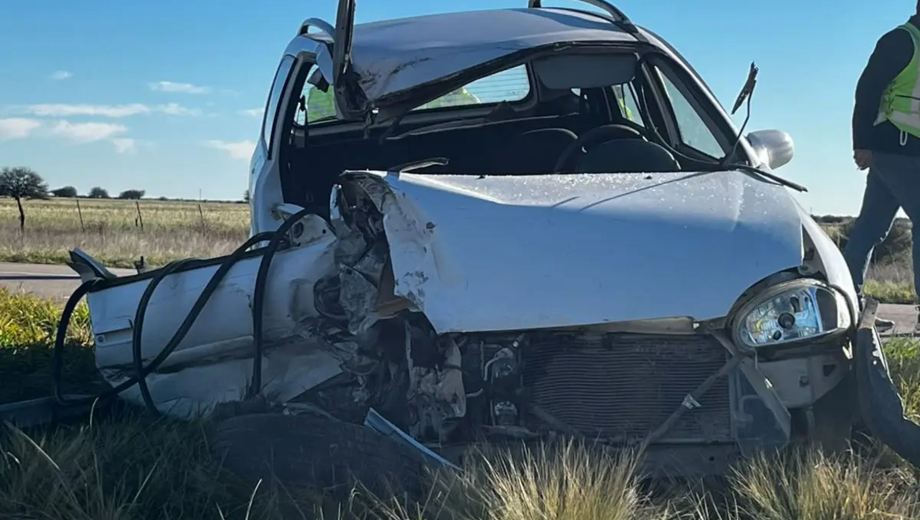 El accidente ocurrió a unos 60 kilómetros de General Acha. Fotos: gentileza.