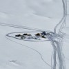 Imagen de Allanaron un exclusivo complejo turístico cerca de un paso a Chile: Gendermería atravesó kilómetros de nieve a pie para llegar