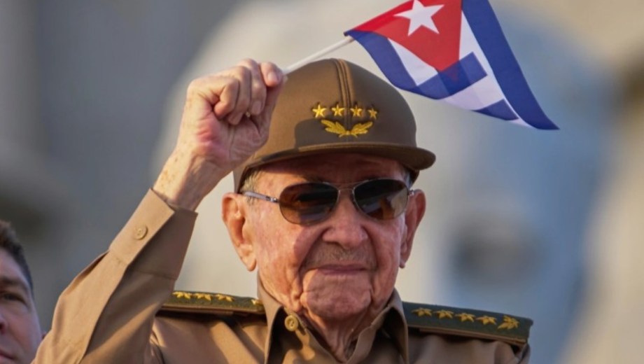 Aseguran que Raúl Castro se encuentra en grave estado de salud y que está "asistido con equipos"