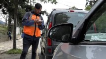 Imagen de Cortés contrató en forma directa a Altec para controlar el estacionamiento en Bariloche