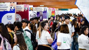 Con más de 70 instituciones, la Expo Vocacional ya convocó a miles de estudiantes en Neuquén