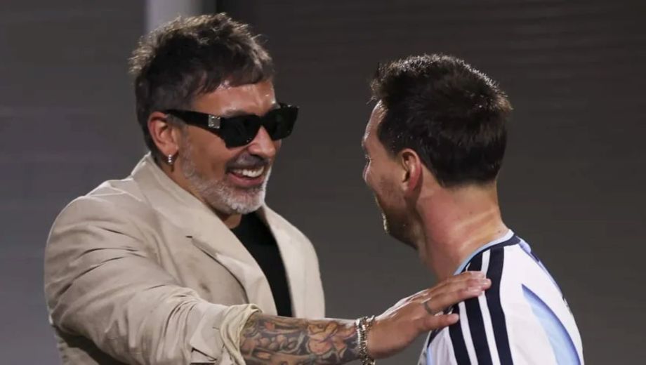 El Pocho sufrió (y sufre) desde que se retiró. Messi es un apoyo clave. (Archivo)