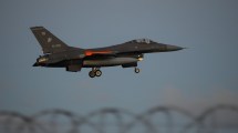 Imagen de Los F-16 completaron el cruce del Atlántico y ya se encuentran en el vuelo final hacia Córdoba