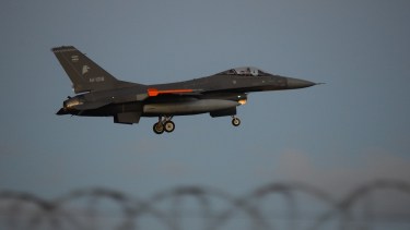 Los F-16 completaron el cruce del Atlántico y ya se encuentran en el vuelo final hacia Córdoba