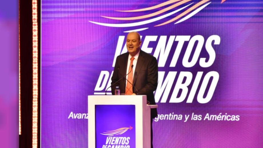 El ministro de Desregulación y Transformación del Estado cuestionó las leyes de "compre local".  Foto: NA. 