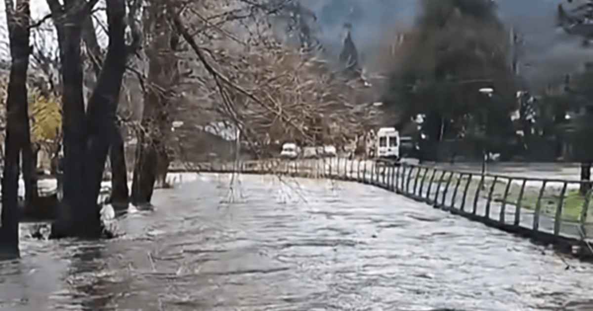 Crecida del arroyo Pocahullo en San Martín de los Andes tras intensas lluvias