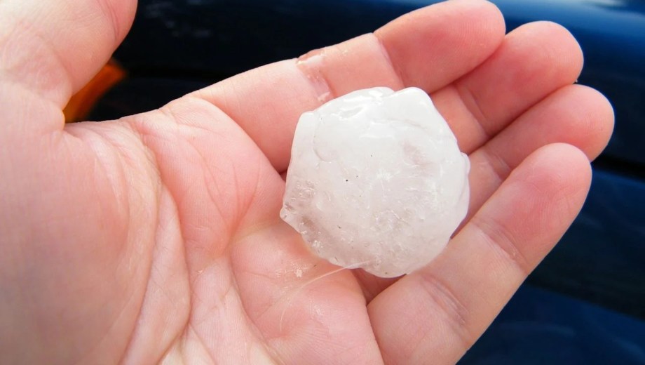 Detectaron microplásticos y metales en muestras de granizos en Santa Fe.