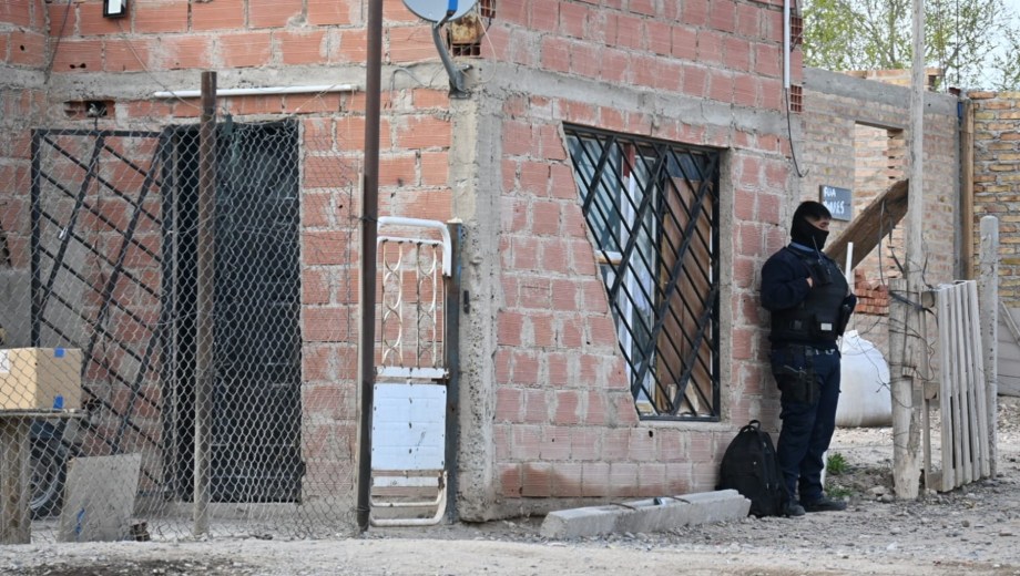 Noche violenta en Roca: un joven murió tras recibir un disparo y otro permanece internado en terapia intensiva. Foto Juan Thomes.