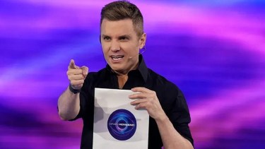 Santiago del Moro y una fuerte interna en Gran Hermano: aseguran que “terminó a las patadas” con un productor
