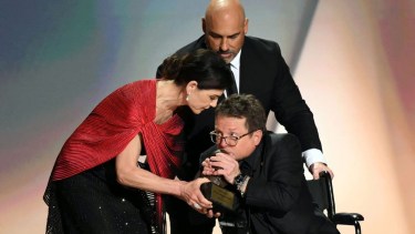 Michael J. Fox emocionó en los Emmy 2026: el reconocimiento por sus 35 años de lucha contra el Parkinson