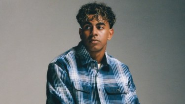 Lamine Yamal conquista la moda: lanzó su colección de jeans y reveló su estilo en GQ