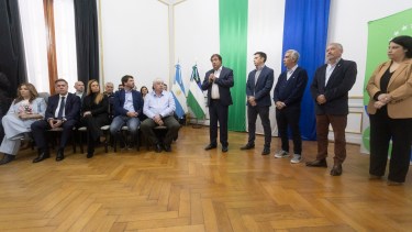 Río Negro firmó con 14 municipios la Compensación Financiera Transitoria