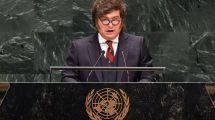 Imagen de Qué significa la curiosa corbata de Adam Smith que usó Javier Milei en su discurso ante la ONU