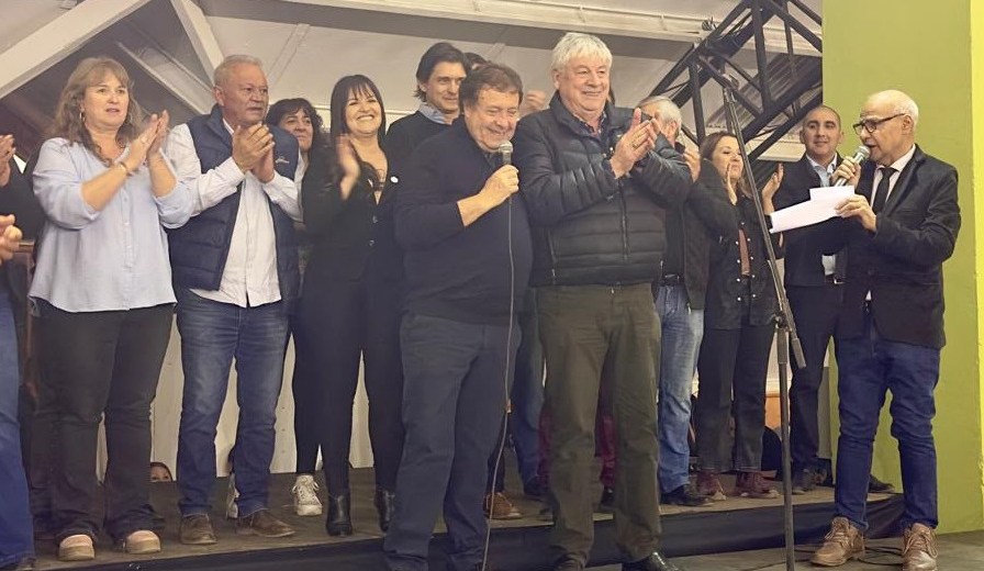 La presentación de la lista oficialista Estamos Haciendo Bariloche se realizó este jueves, con el intendente Cortés y el gobernador Weretilneck. Gentileza