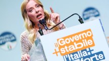 Imagen de Giorgia Meloni anunció que en Italia se limitará la cantidad de extranjeros por aulas: una ley prohibirá el burka y el niqab