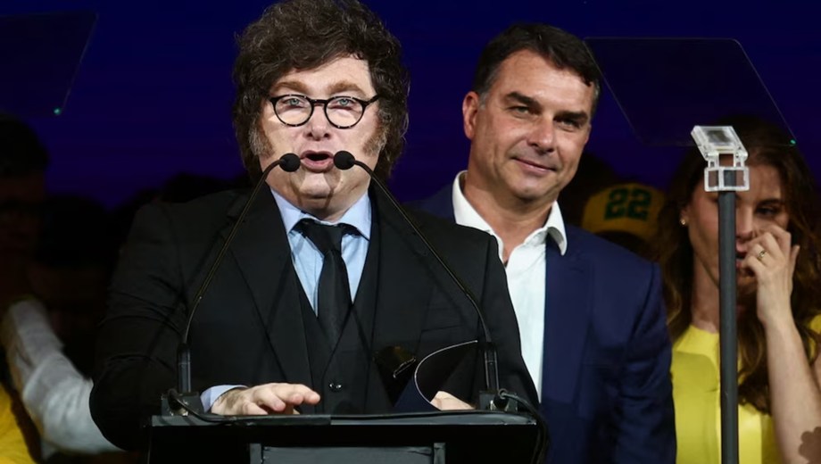 El Presidente sigue de cerca el escenario electoral en el país vecino.