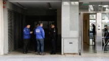 Imagen de Un muerto en pleno centro de Neuquén: «Estaba sobre la cama y tenía golpes en la cara»