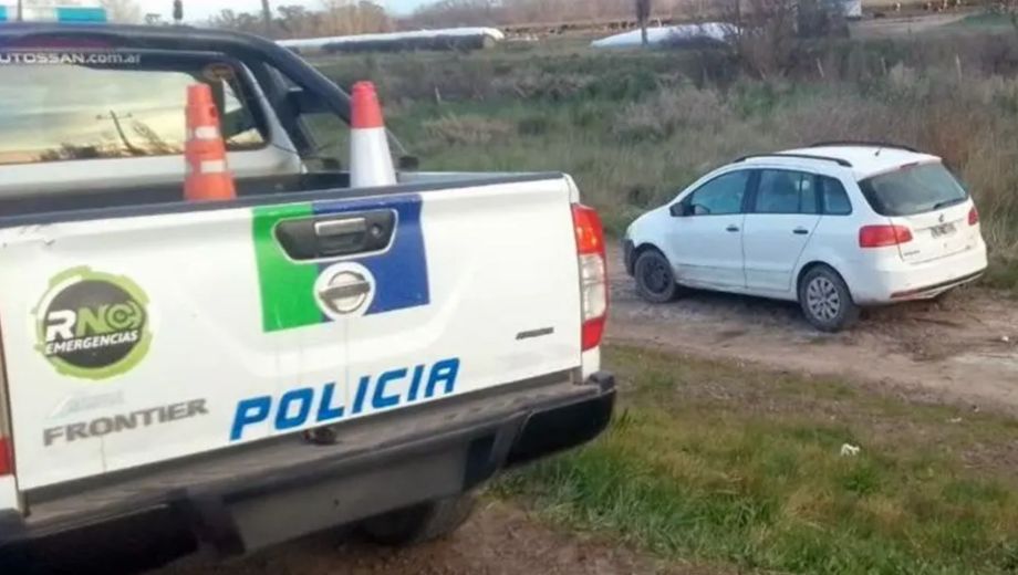 Recuperaron en Viedma un auto robado. Foto gentileza.