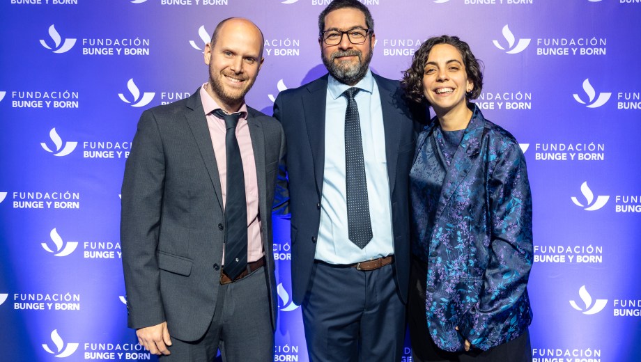 Tres científicos premiados salidos de la universidad pú blica. FOTO: Gentileza.