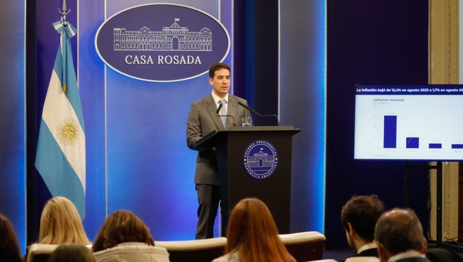 Adrián Ravier, vocero presidencial, en una nueva conferencia de prensa. Foto: Gentileza Presidencia. 