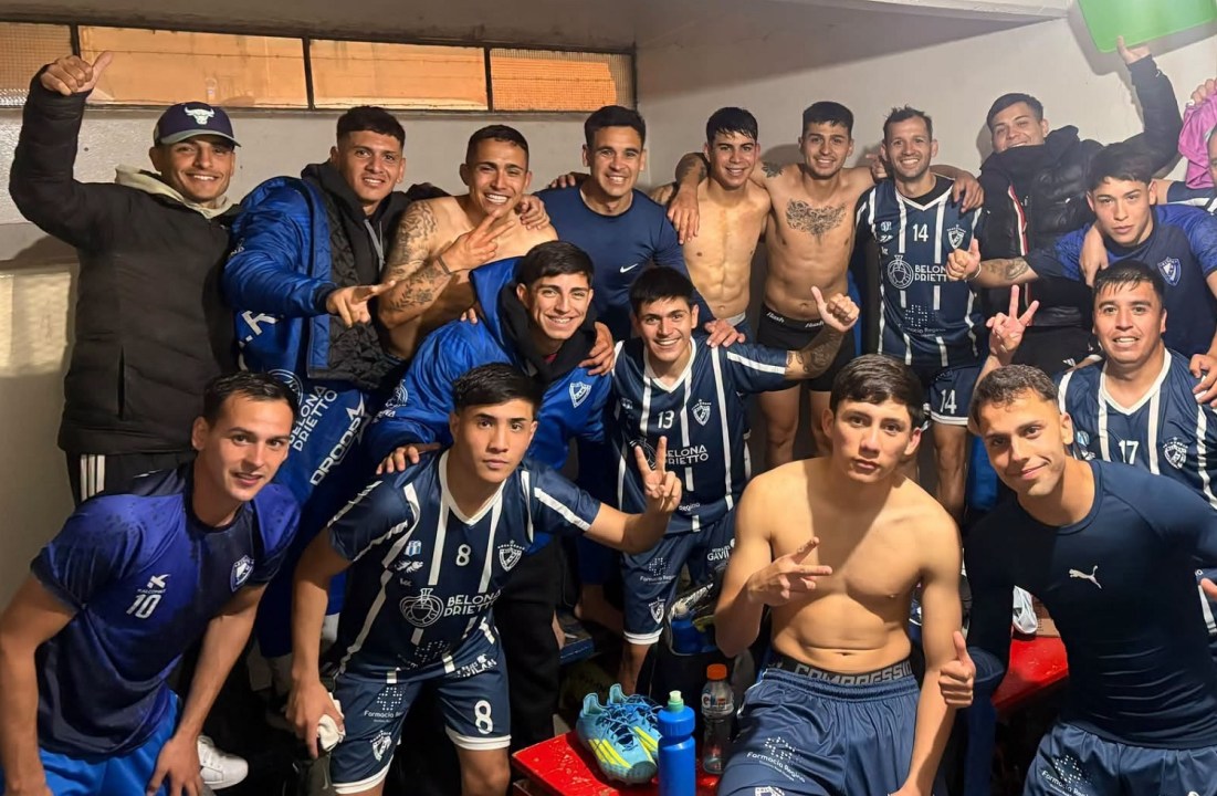 Atlético Regina festeja el triunfo en Allen.