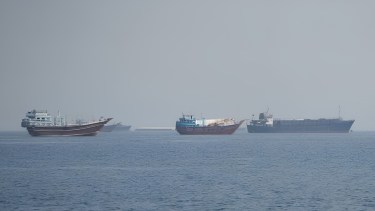 El precio del barril de petróleo saltó por encima de los 107 dólares por la tensión en Medio Oriente