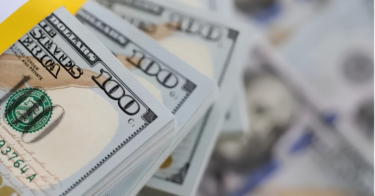 El dólar mayorista se aferra a un mínimo y la brecha se amplía al 26%