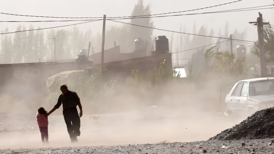 Alerta por viento en Neuquén y Río Negro este lunes 21: qué pasa con el frío y en dónde se suma la lluvia