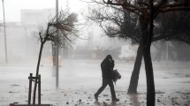 Imagen de Extienden la alerta por lluvia en Neuquén y Río Negro hasta el jueves 24 y advierten por ráfagas de viento de 110 km/h