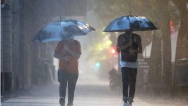 Alerta por lluvia y viento en Neuquén y Río Negro este viernes 2: en dónde advierten por tormentas