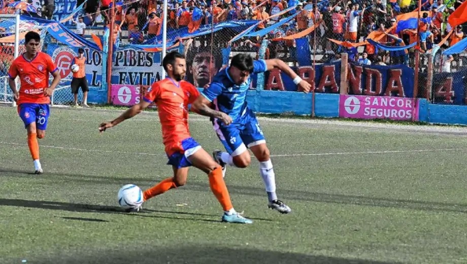 El Naranja y La Amistad se vuelven a ver las caras por el Regional tras el enfrentamiento en las semifinales de la edición pasada. Foto: Archivo.